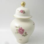 583 1706 VASE AND COVER